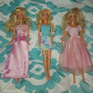 Vintage 90s Pink Rose Flowers Barbie Dolls